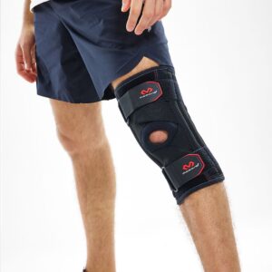 425R-BK_Knee Support With Stays And Cross Straps Black_Lifestyle6.png