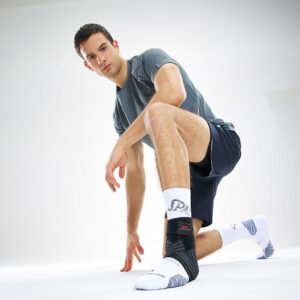 4305R-BK_Phantom 3+ Ankle Brace Black_Lifestyle3.png