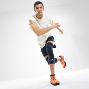 6446R-BK_Hex Leg Sleeves Black_Lifestyle2.png