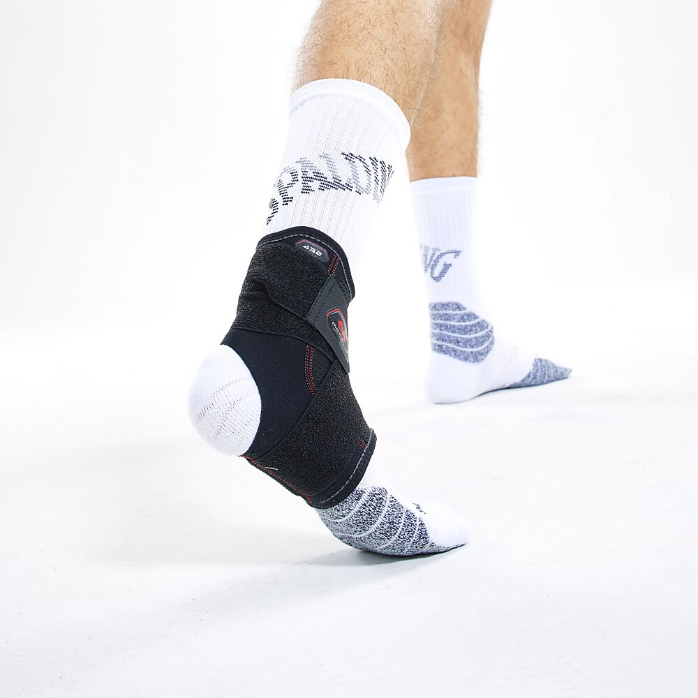 432R-BK_Ankle Support With Figure-8 Straps Black_Lifestyle3.png