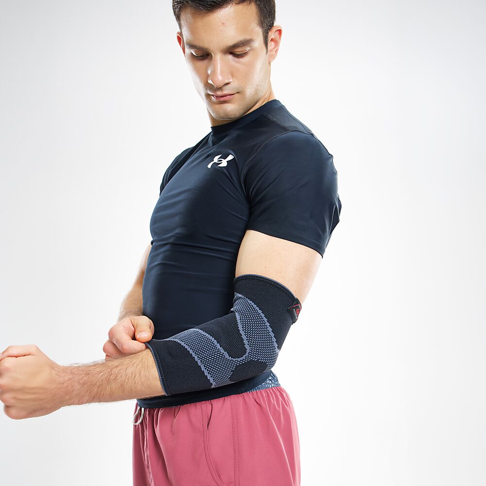 5130R-BK_Elbow Sleeve 4-way Elastic With Gel Buttresses Black_Lifestyle3.png