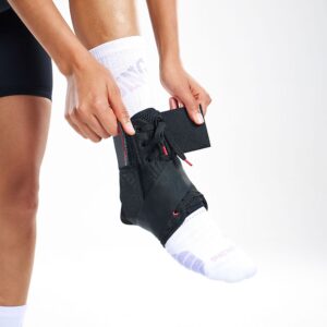 195R-BK_Ankle Brace With Straps Black_Lifestyle4.png