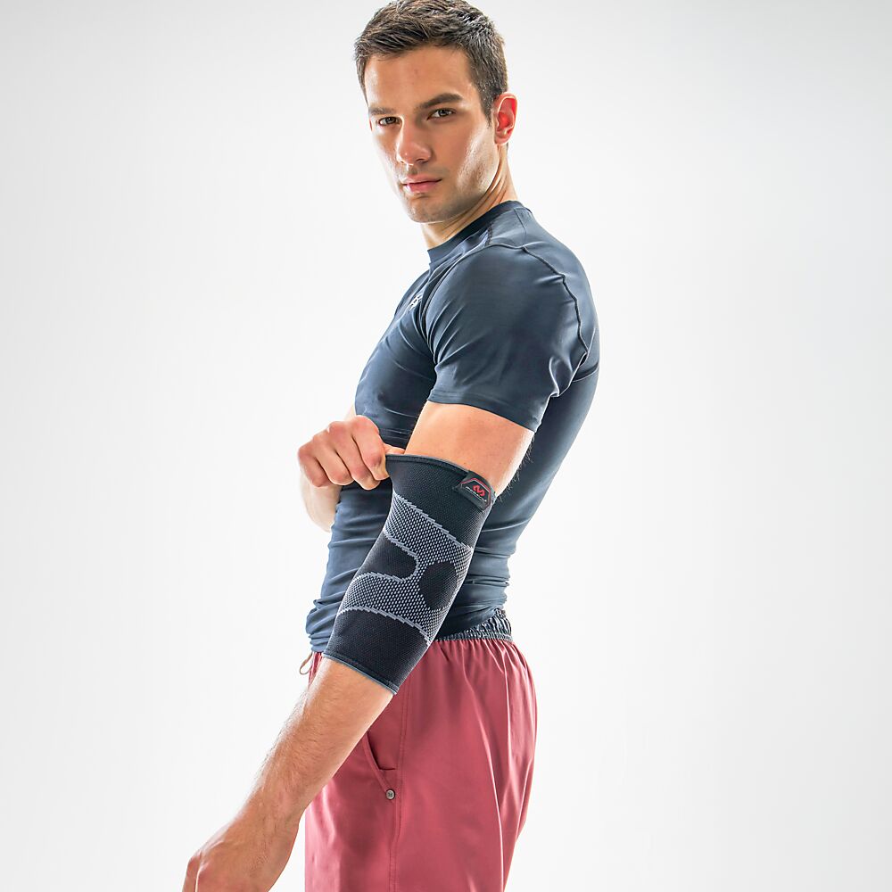 5130R-BK_Elbow Sleeve 4-way Elastic With Gel Buttresses Black_Lifestyle2.png